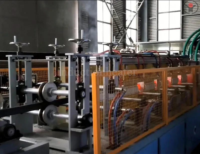 Seamless steel pipe heat treatment machine