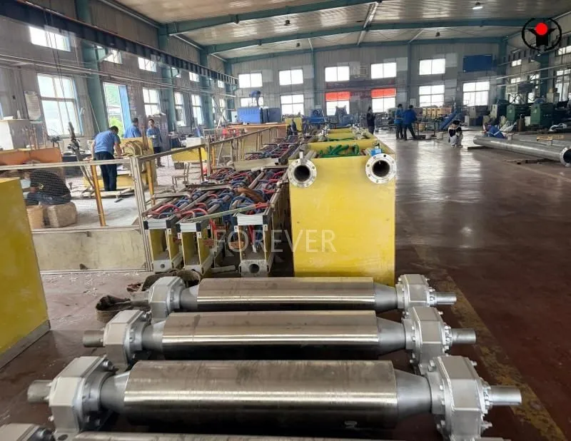 Induction hardening and tempering furnace for oil pipeline
