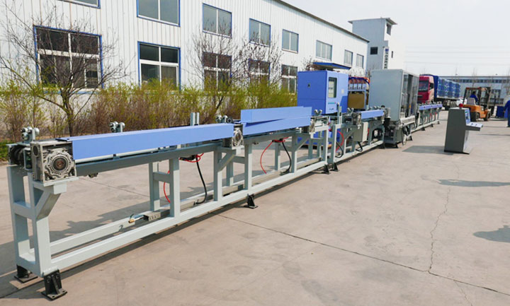 The heat treatment quenching furnace for sucker rods